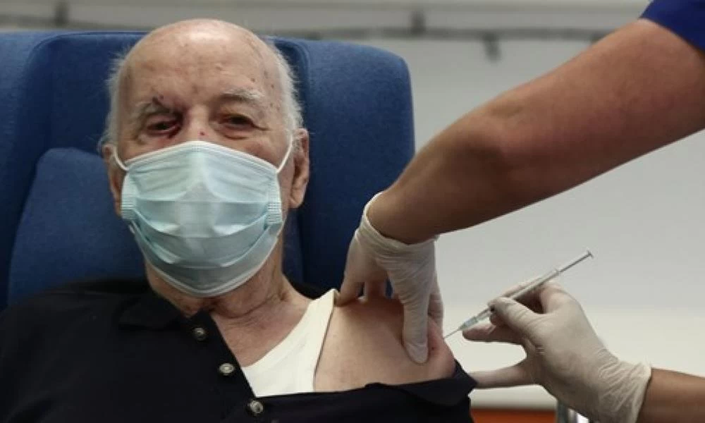 Αύριο ανοίγει η πλατφόρμα εμβολιασμού για την ηλικιακή ομάδα 75-79 ετών